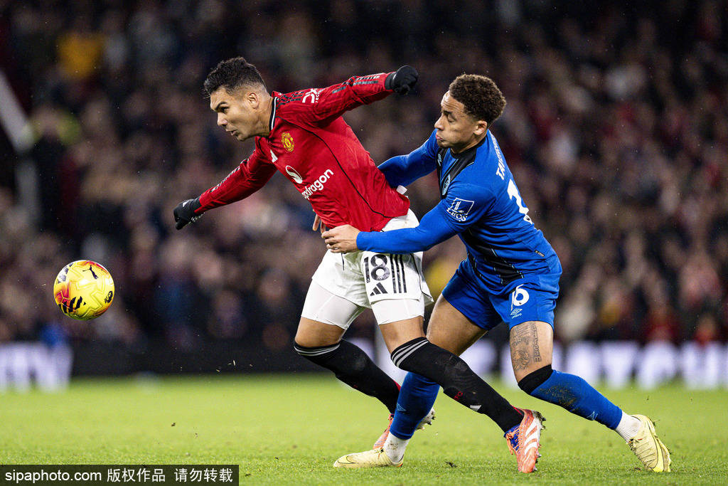 这位前曼联球员兼主帅愿意以临时主帅身份帮助俱乐部。[@FabrizioRomano] #mufc 来源：The United Stand🚨 曼联方面已获悉索尔斯克亚渴望重返老特拉福德。