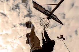 《棒球转播技术的进化：从黑白画面到4K超慢动作回放》