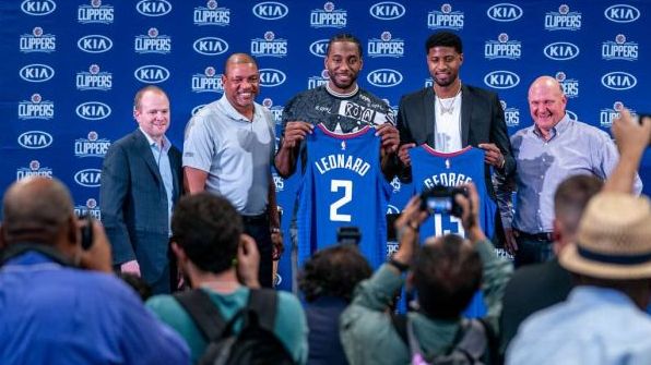 球队目前正 球队目前正